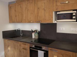 Appartement rénové 6 pers. avec balcon et parking privé à Montgenèvre - FR-1-330D-115