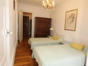 Grand T2 Ensoleillé à Luchon, Face aux Thermes, pour 4 Pers., Proche Télécabine - FR-1-313-165