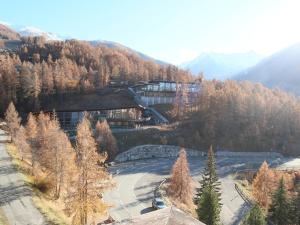 Studio pour 4 avec balcon, accès direct pistes et commerces - FR-1-322-386