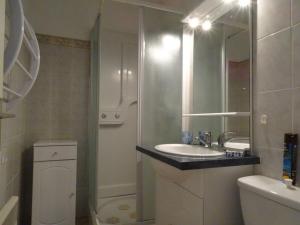 Studio 6 pers avec casier à skis, proche pistes - FR-1-602-57