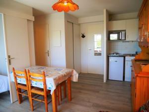 Appartements Appartement Quiberon, 2 pieces, 2 personnes - FR-1-478-166 : photos des chambres