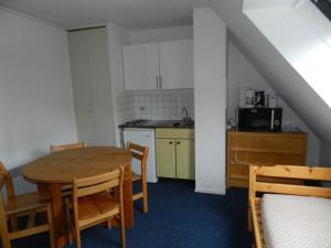 Appartement Le Pleynet, 1 pièce, 3 personnes - FR-1-557A-29