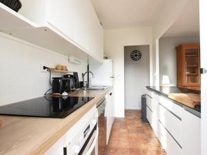 Maisons de vacances Maison Les Portes-en-Re, 5 pieces, 6 personnes - FR-1-434-70 : photos des chambres