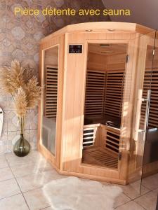 Chez Lilly & Cie 10 à 12 personnes avec sauna et piscine