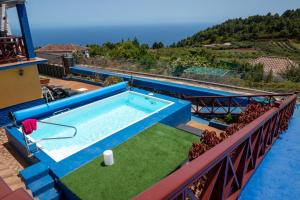 CASA ALBA, casa rural con piscina-spa climatizada hasta 34º gratuito y vistas al mar