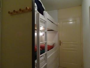 Studio pour 4 pers. à proximité des pistes avec balcon et parking - FR-1-602-55