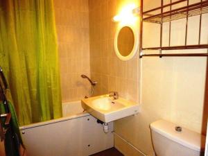 Studio pour 6 à Arette avec accès pistes, balcon, casier à skis et parkings gratuits - FR-1-602-20