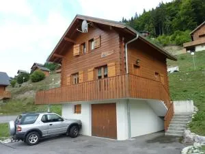 Chalet 3 étoiles avec grande terrasse, garage et accès aux randonnées - FR-1-573-52 - Chevenoz