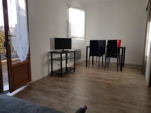 Appartements Appartement Merville-Franceville-Plage, 3 pieces, 4 personnes - FR-1-465-73 : photos des chambres