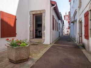 Appartement Moderne Centre-ville, à Deux Pas de la Plage ! - FR-1-4-619