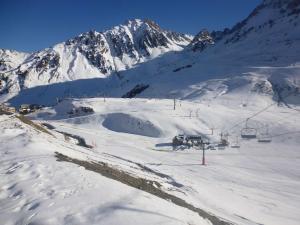 Charmant T2, 4 pers., parking, piscine couverte, salle de fitness, proche pistes et centre station - FR-1-404-329