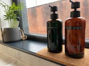 Cheerful 2 bed house on Causeway Coastal Route with parking