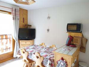 Studio cosy avec accès direct aux pistes à Saint-Jean-dAulps - FR-1-573-48