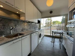 Charmant T2 avec terrasse, climatisé, centre-ville Antibes, proche mer et commerces - FR-1-252-177