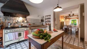 LA CASA NEI VIGNETI 10, Emma Villas