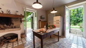 LA CASA NEI VIGNETI 10, Emma Villas