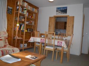 Appartements Appartement Le Grand-Bornand, 3 pieces, 6 personnes - FR-1-241-222 : photos des chambres