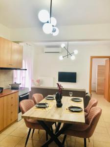 Stamatinas Luxury Apartments (Urban apartment)