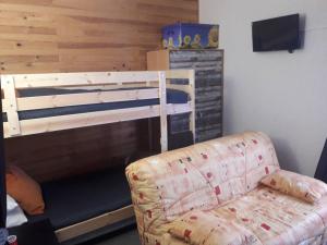 Studio cosy avec accès direct aux pistes à Arette - 4 personnes, casier à skis, parking gratuit - FR-1-602-62