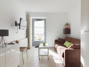 Studio centre-ville avec terrasse, parking, proche télécabine et commodités - FR-1-401-175