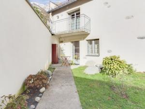 Studio centre-ville avec terrasse, parking, proche télécabine et commodités - FR-1-401-175