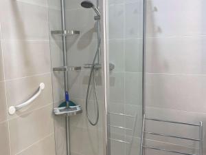 Appartement T3 à Balaruc-les-Bains avec TV dans chaque chambre, Clim et Wifi - FR-1-553-143