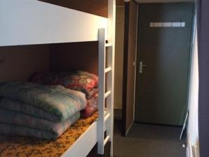 Appartements Studio confortable pour 4 avec ascenseur et balcon a Arette - FR-1-602-96 : photos des chambres