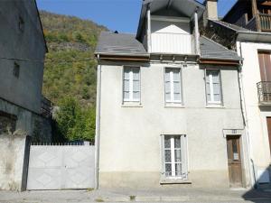 Maisons de vacances Maison Bagneres-de-Luchon, 4 pieces, 6 personnes - FR-1-313-158 : photos des chambres