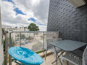 Bénodet : Appartement rénové face mer, 100m de la plage, parking privé, balcon, 3 étoiles, 4 pers. - FR-1-481-80