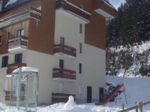 Studio chaleureux à 300m des pistes avec parking gratuit - FR-1-557A-33