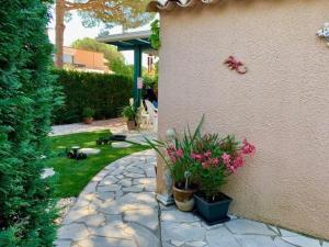 T3 spacieux, 6 pers., jardin et parking, quartier calme - FR-1-607-106