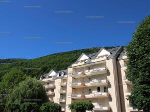 Appartements Appartement Bagneres-de-Luchon, 2 pieces, 4 personnes - FR-1-313-166 : photos des chambres