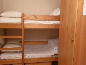 Studio spacieux au pied des pistes avec parking et balcon - FR-1-573-38