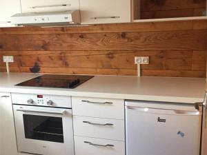 Chalets Chalet cosy a Arette avec cheminee, terrasse, et tout confort pour 6 personnes - FR-1-602-80 : photos des chambres