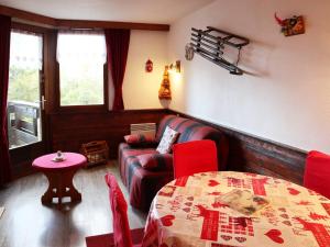 Studio prestige 4 pers, skis aux pieds, cheminée, balcon, sans animaux, wifi libre - FR-1-322-441