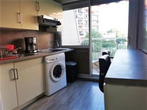 Appartement climatisé avec terrasse, piscine et parking privé, proche plages et commerces - FR-1-609-60