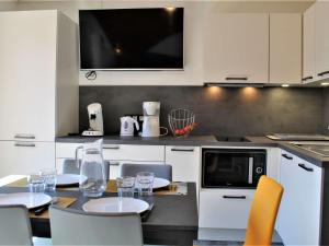 Superbe T3 skis aux pieds, centre station, 6 personnes - FR-1-330-524