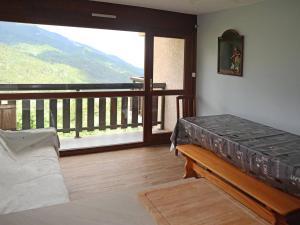 Grand studio 5 personnes avec balcon, parking, proche station - FR-1-322-435