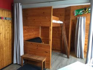 Studio pour 4 personnes avec ascenseur, parking gratuit et accès direct aux pistes - FR-1-602-82