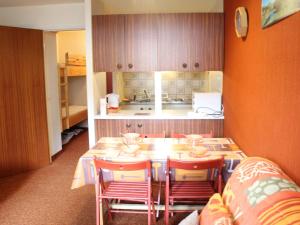 Studio charmant au pied des pistes, balcon sud, parking gratuit, animaux acceptés ! - FR-1-330-513