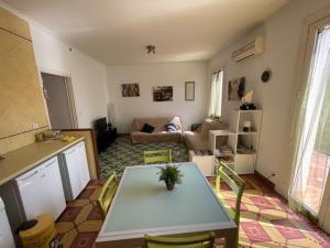 Appartements Appartement Banyuls-sur-Mer, 3 pieces, 4 personnes - FR-1-225C-90 : photos des chambres
