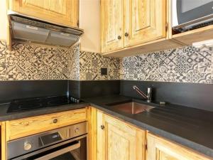 Chalet Triplex 75m² Val Thorens - 2 Chambres, 1 Cabine, Cheminée, WiFi, Proche Pistes et Commerces - FR-1-637-11