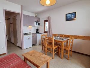 Appartement cosy 6 pers, balcon exposé, proche pistes et commerces, parking, navette, Wifi gratuit - FR-1-525-218