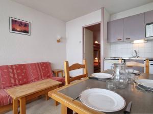 Appartement cosy 6 pers, balcon exposé, proche pistes et commerces, parking, navette, Wifi gratuit - FR-1-525-218