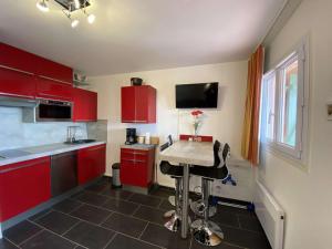 Studio familial avec terrasse, piscine, tennis et parking aux Issambres - FR-1-226-473