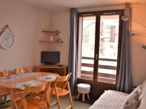 Appartements Appartement Risoul, 1 piece, 4 personnes - FR-1-330-542 : photos des chambres