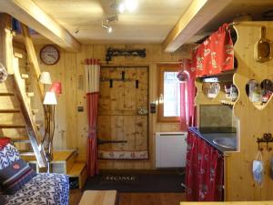 Chalets Chalet Hauteluce, 2 pieces, 3 personnes - FR-1-342-263 : photos des chambres