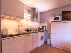 Appartements Confort et Acces Facile : Proche Telecabine, 2 Chambres - FR-1-296-364 : photos des chambres