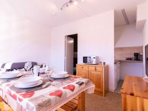 Appartements Studio Saint-Lary-Soulan, 1 piece, 6 personnes - FR-1-296-369 : photos des chambres