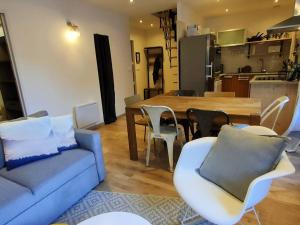 Duplex rénové 68 pers. centre Cauterets, WiFi - FR-1-234-274